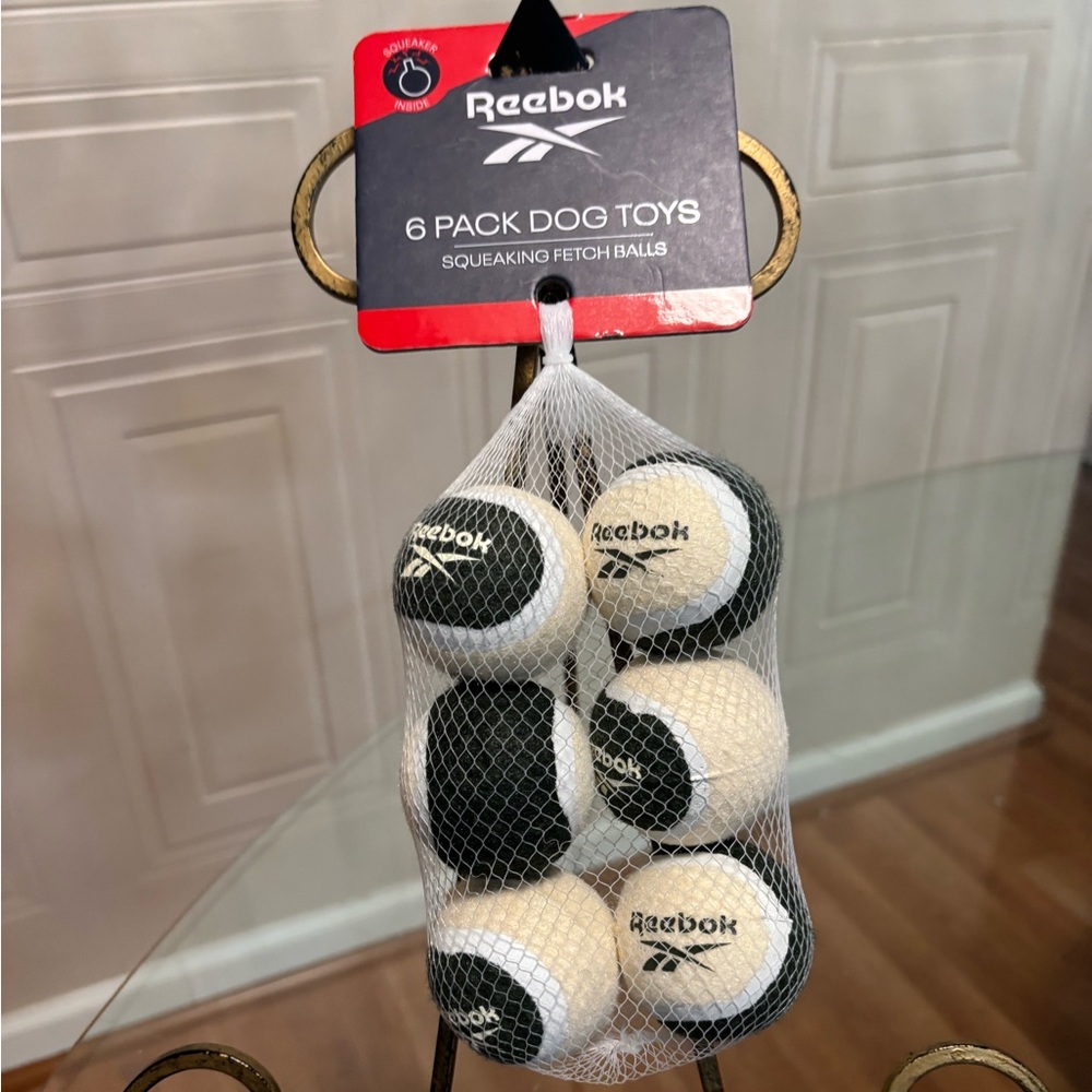 Brand New Reebok Tennis Ball for Dog 6 pcs With Squeaker